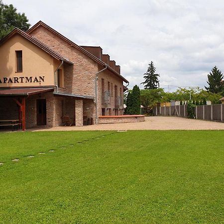Gyulai Fuerdoe Apartman Buitenkant foto