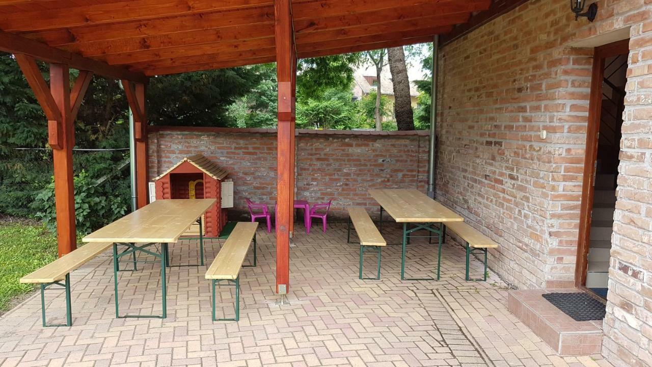 Gyulai Fuerdoe Apartman Buitenkant foto